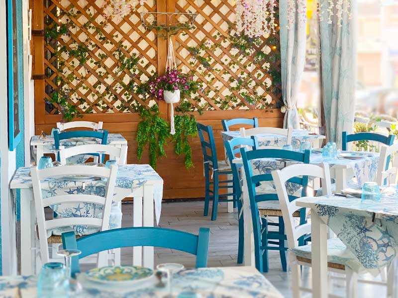 terraza-restaurante-pescado-la-poissonnerie-budoni-sassari
